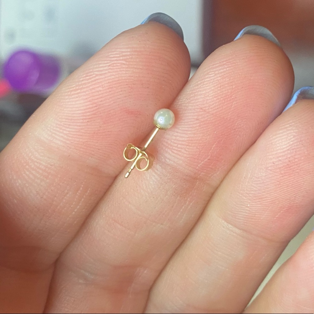 14k Gold Pearl Earring Studs - Picture 4 of 4